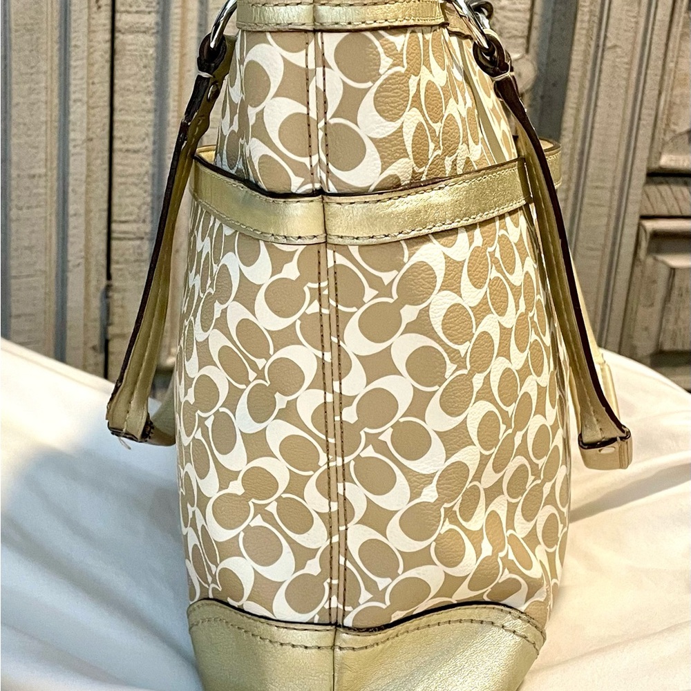 *EUC* COACH Heritage Chelsea Signature Shoulder Tote Bag/Purse - White & Gold - Picture 4 of 16